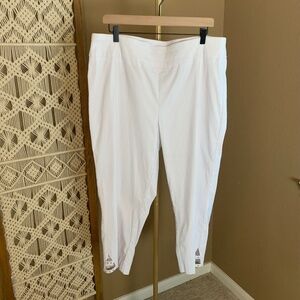 Counterparts Size 18 White Pull-On Pants Side Hem Grommet Detail